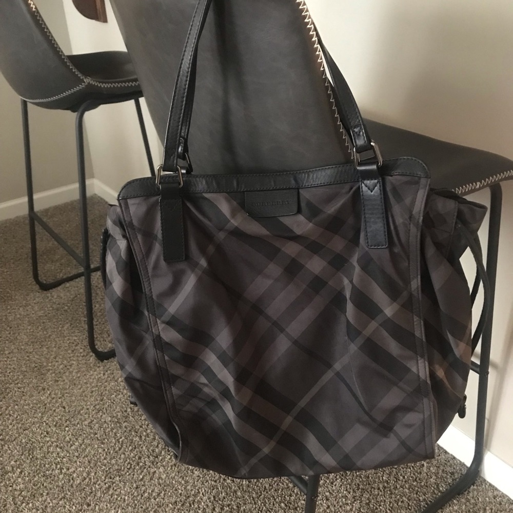 EUC Burberry Purse - Picture 12 of 13
